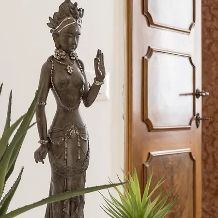 Grand Palace Canal View Apartment
