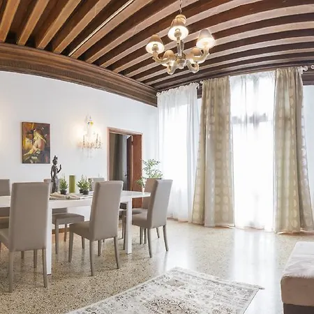 Apartamento Grand Palace Canal View Veneza